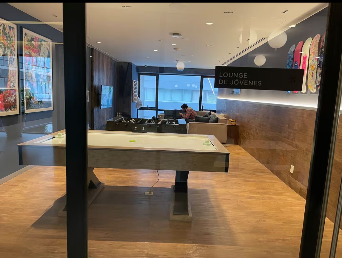 Lounge con mesa de billar del edificio en Polanco I Sección, Miguel Hidalgo
