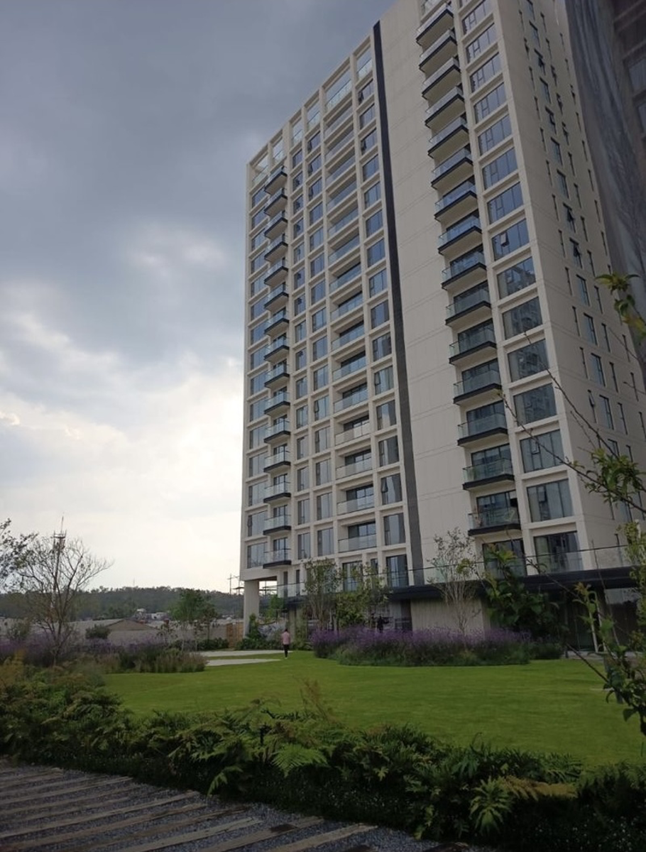 Torre residencial de departamento en renta en Conjunto Lomas Verdes, Naucalpan